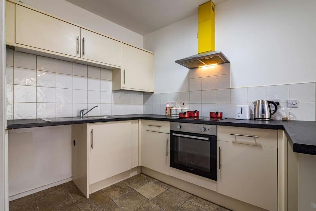 Modern Flat In Eastwood Town Centreアパートメント エクステリア 写真